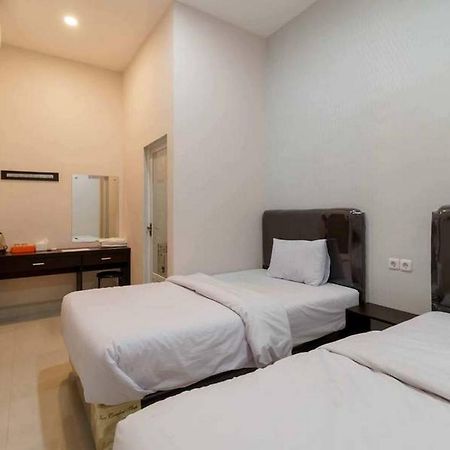 Reddoorz At Seindo Hotel Medan Sunggal Екстер'єр фото